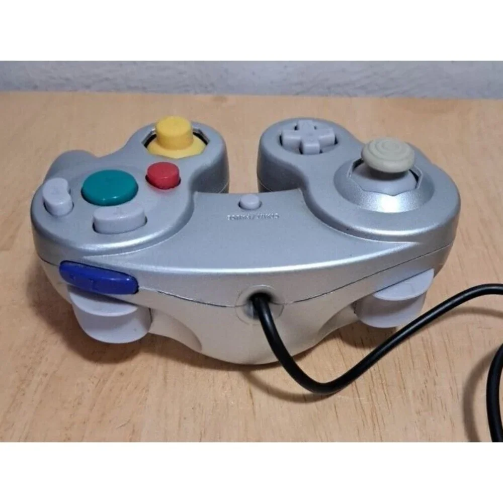 Unbranded Nintendo GameCube Controller Silver